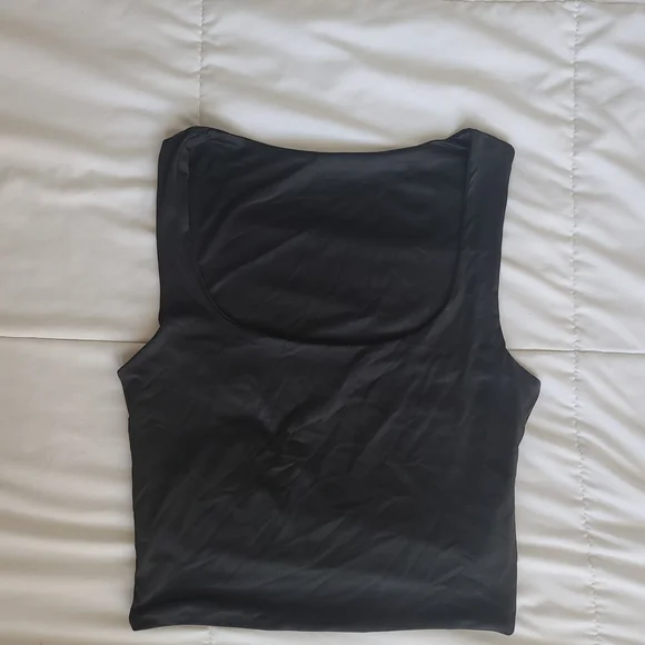 Black Crop Tank Top - Picture 2 of 5